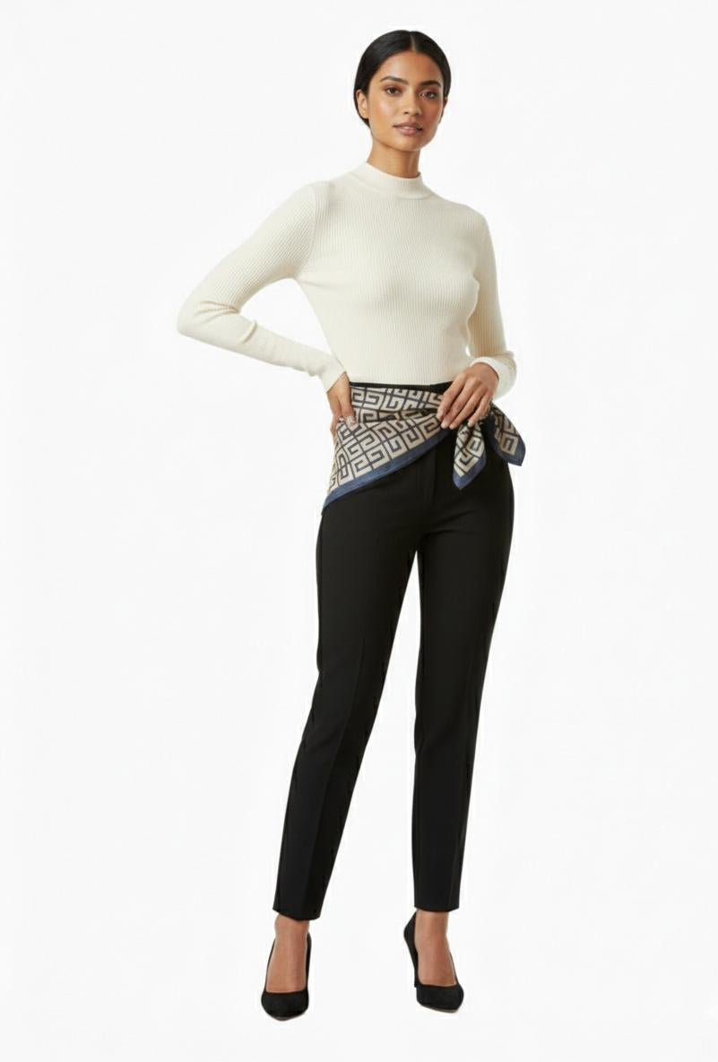 Pañoleta negra Gucci dorada