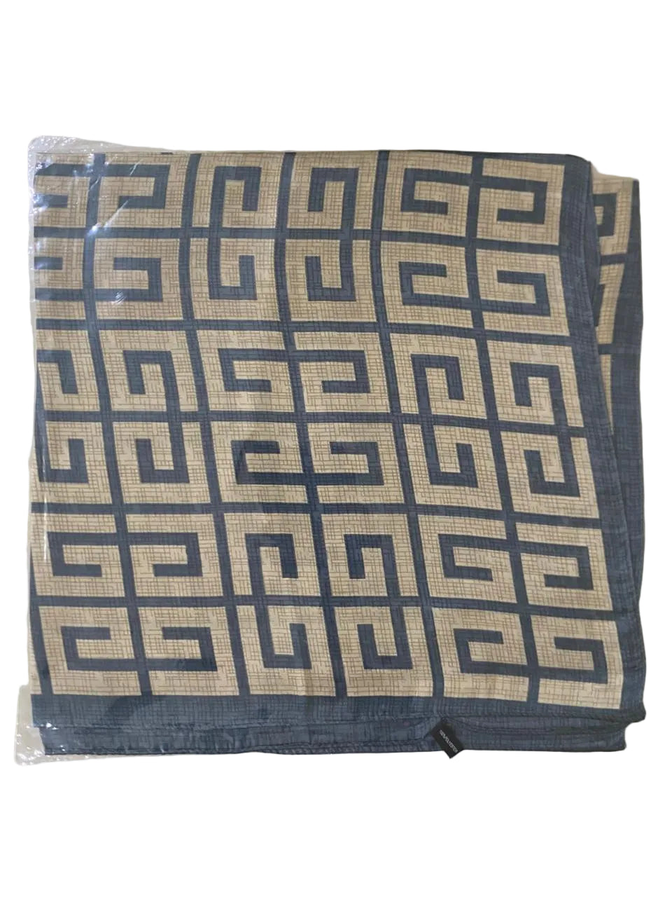 Pañoleta negra Gucci dorada